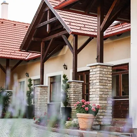 Muflon Jakuzzis Vendeghaz Apartment