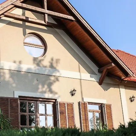 Muflon Jakuzzis Vendeghaz Apartment