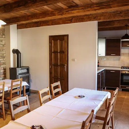 Apartment Muflon Jakuzzis Vendeghaz Many